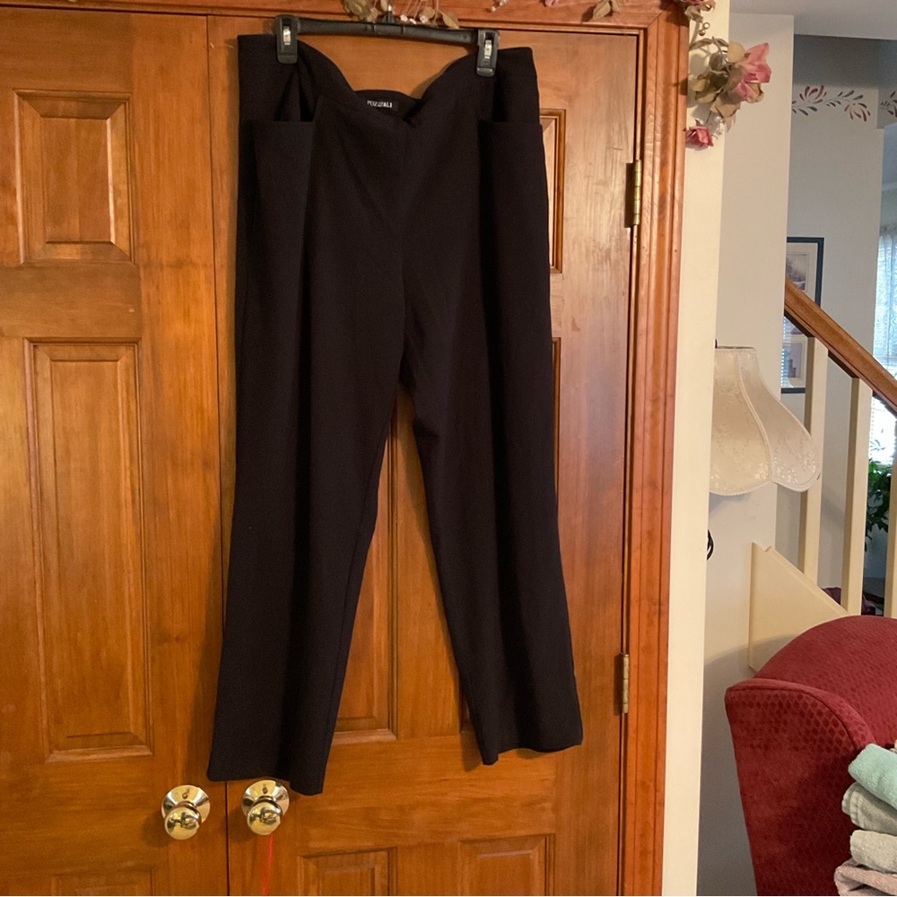 Roz & Ali, size 16, black pants, like new.